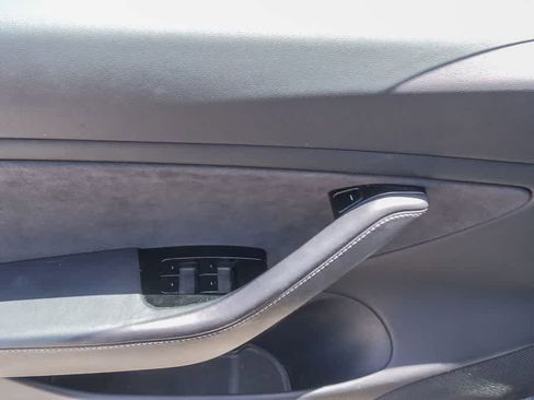 Used 2018 Tesla Model 3 Long Range RWD image 15