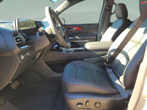 New 2026 Chevrolet Traverse Z71 w/ Enhanced Driving Package image 11