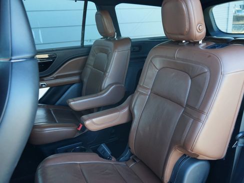 Used 2020 Lincoln Aviator Reserve w/ Equipment Group 202A image 39