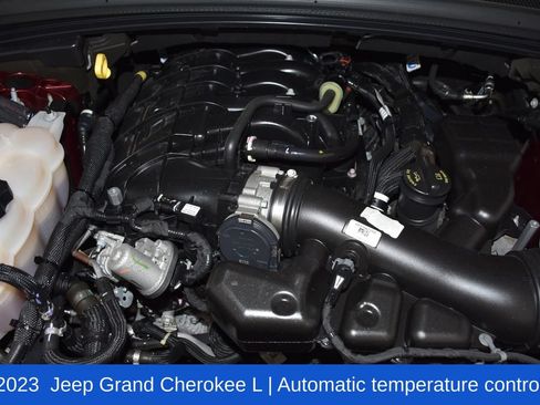 Used 2023 Jeep Grand Cherokee L Laredo AWD/4WD image 7