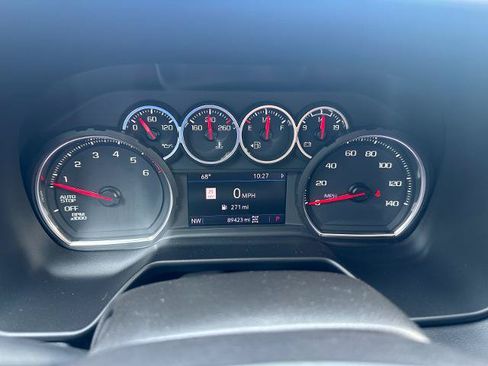 Used 2021 Chevrolet Suburban RST AWD/4WD image 36
