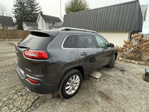 Used 2016 Jeep Cherokee Limited image 5