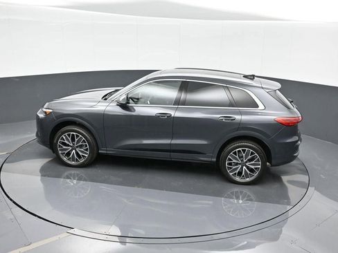 Used 2025 Audi Q5 Premium Plus w/ Premium Plus image 27