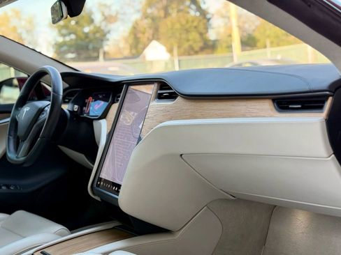 Used 2018 Tesla Model S 100D image 12