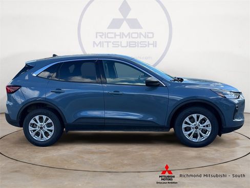 Used 2024 Ford Escape Active image 2