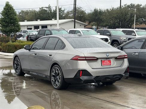 Used 2024 BMW i5 eDrive40i w/ M Sport Package image 5