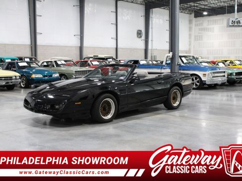 Used 1991 Pontiac Firebird Trans Am image 1