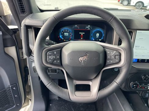 New 2025 Ford Bronco Outer Banks image 13