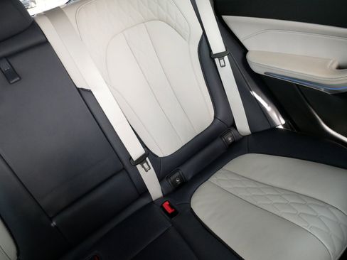 Used 2022 BMW X5 xDrive45e w/ Executive Package image 14