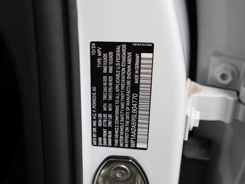 Certified 2025 Porsche Macan Turbo image 44