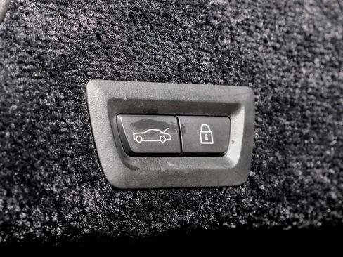 Used 2014 Rolls-Royce Ghost image 68