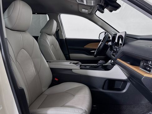 Used 2024 Toyota Grand Highlander FWD image 6
