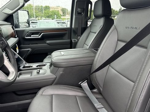 New 2026 GMC Sierra 2500 Denali w/ Denali Reserve Package AWD/4WD image 5