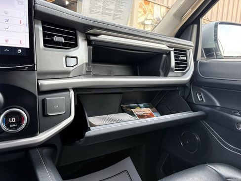 Used 2024 Ford Expedition XLT image 39