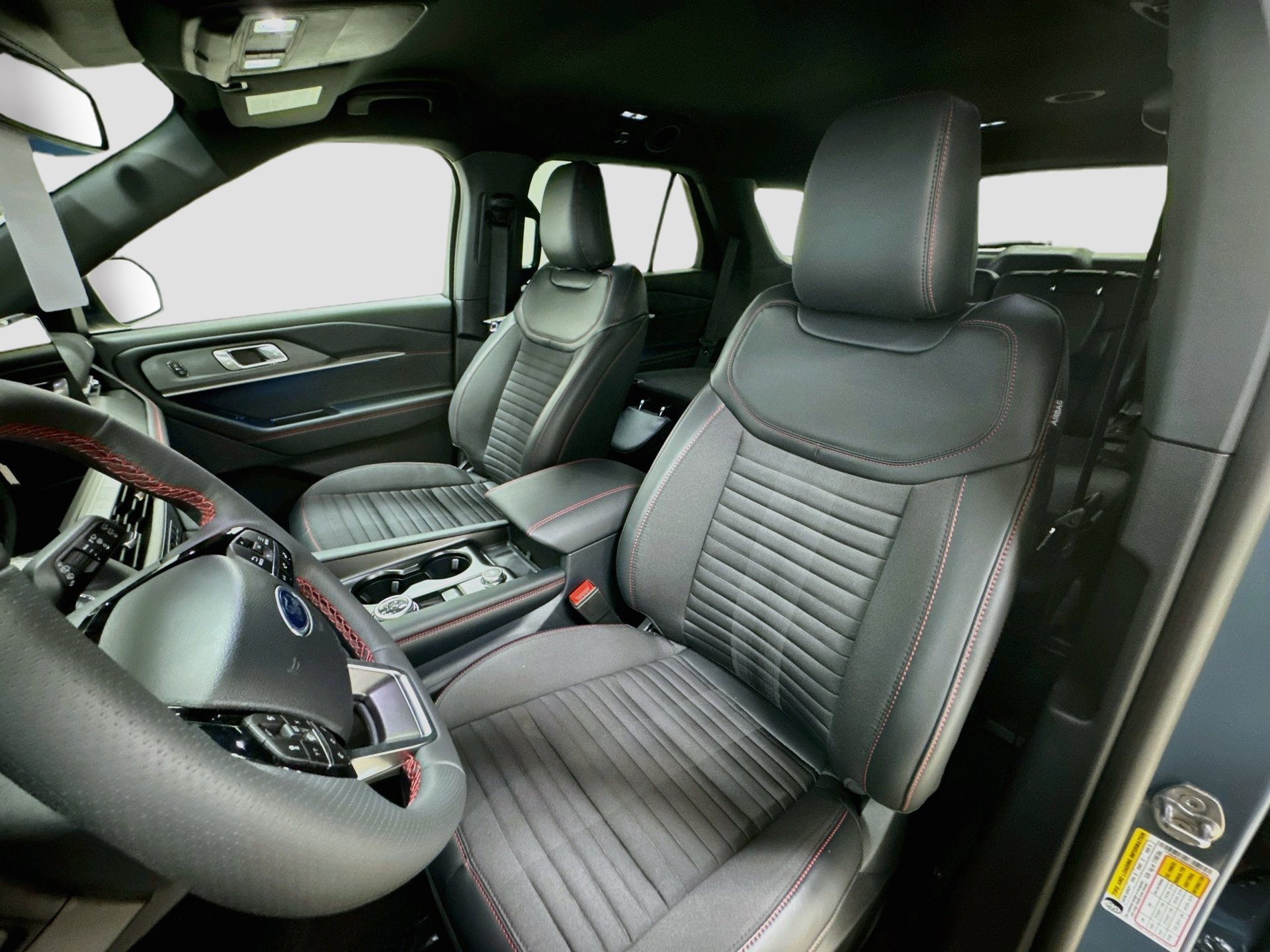 Used 2025 Ford Explorer ST-Line w/ Premium Package RWD image 21