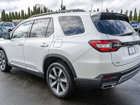 Certified 2023 Honda Pilot Touring image 10