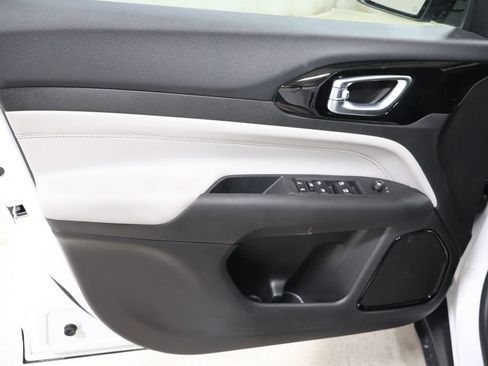 New 2026 Jeep Compass Limited AWD/4WD image 11