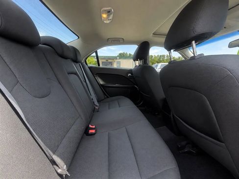 Used 2010 Ford Fusion SE FWD image 4