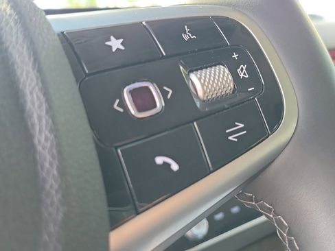 Used 2026 Genesis GV70 2.5T Select image 23