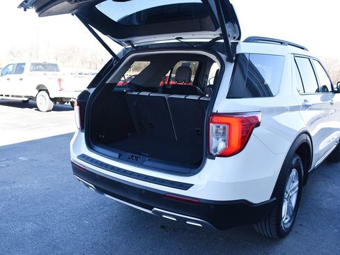 Used 2021 Ford Explorer XLT w/ Equipment Group 202A image 29