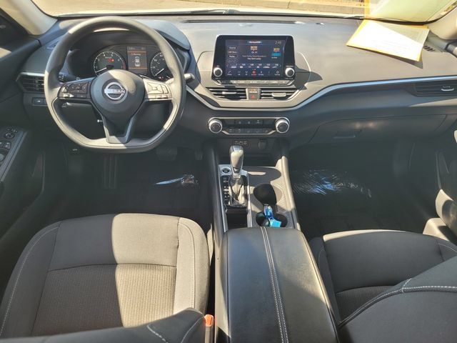 Certified 2025 Nissan Altima 2.5 S FWD image 16