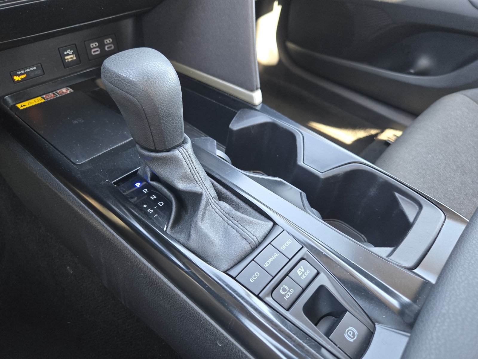 Used 2025 Toyota Camry LE FWD image 23