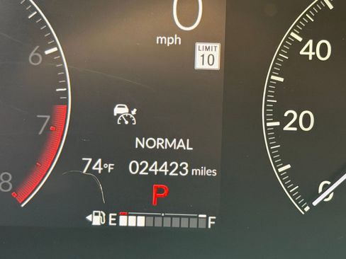 Used 2024 Honda HR-V Sport image 17