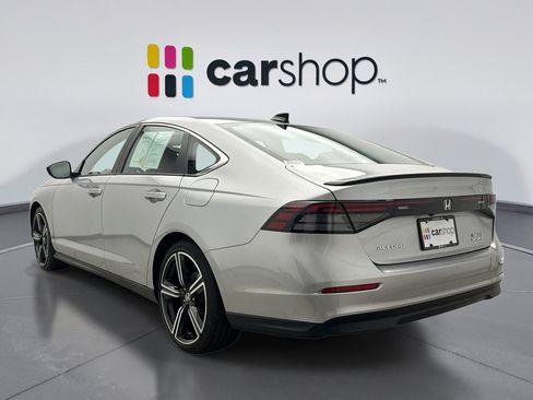 Used 2025 Honda Accord Sport image 3