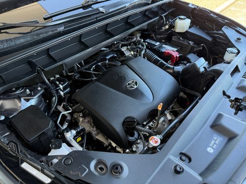 Used 2021 Toyota Highlander Platinum FWD image 50