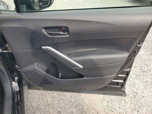 Used 2022 Toyota Corolla Cross LE image 35