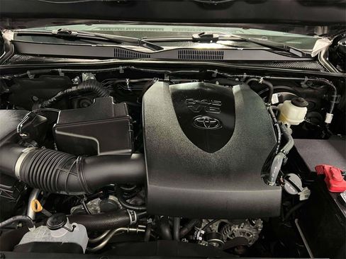 Used 2022 Toyota Tacoma TRD Sport image 36