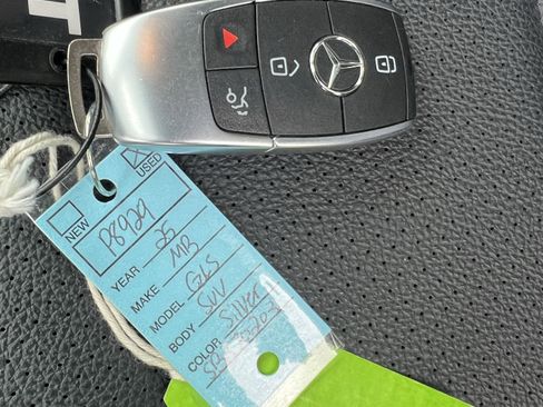 Used 2025 Mercedes-Benz GLS 450 450 w/ AMG Line Exterior image 37