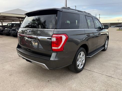 Used 2018 Ford Expedition XLT w/ Equipment Group 202A RWD image 7