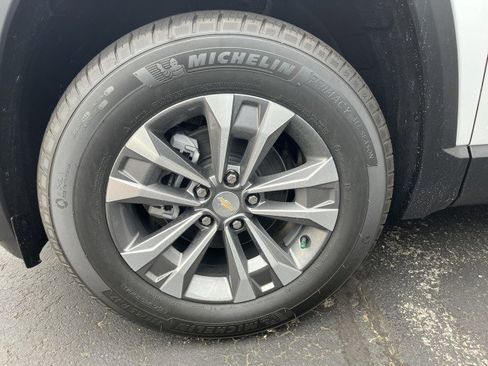 New 2026 Chevrolet Equinox LT w/ Convenience Package II image 3