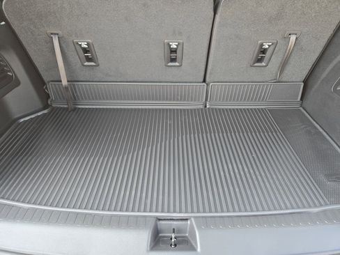 New 2026 Chevrolet Traverse LT w/ Sun and Wheel Package FWD image 19