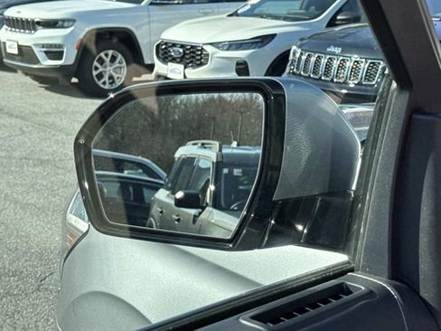 Used 2024 Ford Expedition Limited image 15