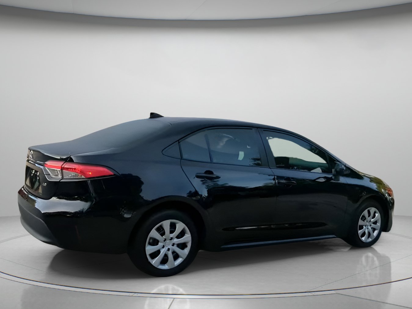 Used 2024 Toyota Corolla LE FWD image 29