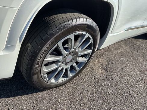 Used 2023 GMC Acadia Denali w/ Denali Ultimate Package image 15