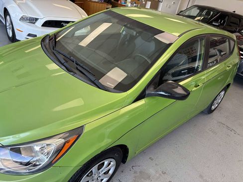 Used 2012 Hyundai Accent GS image 3