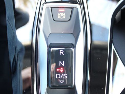 New 2025 Audi Q5 2.0T Premium image 30