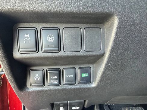 Used 2022 Nissan Rogue Sport SV AWD/4WD image 16