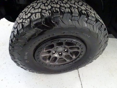 Certified 2022 Jeep Wrangler Unlimited Rubicon w/ Xtreme Recon 35" Tire Package image 25