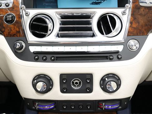 Used 2015 Rolls-Royce Ghost RWD image 45