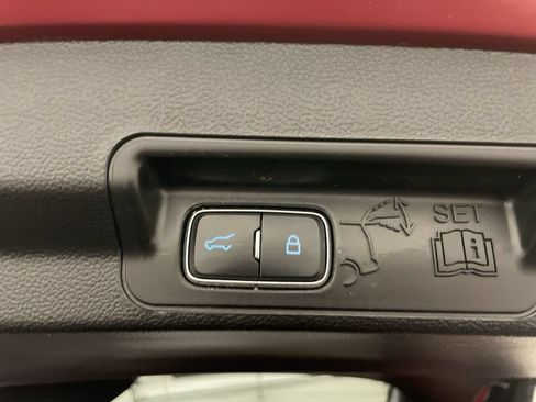 Used 2023 Ford Explorer XLT w/ XLT Sport Appearance Package AWD/4WD image 30