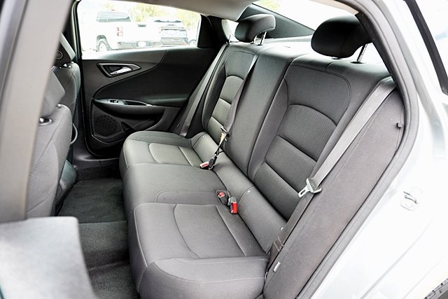 Used 2025 Chevrolet Malibu RS FWD image 24