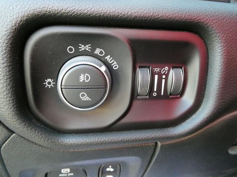 Used 2025 RAM 1500 Big Horn image 24