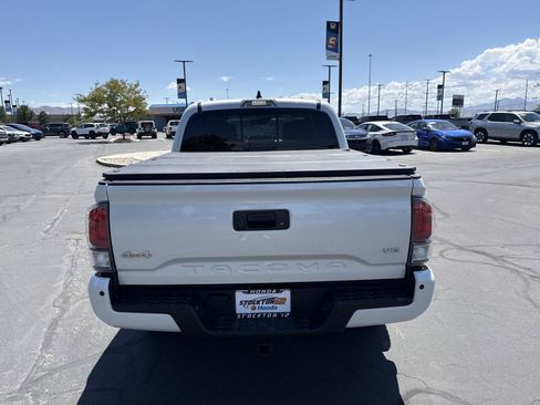 Used 2023 Toyota Tacoma Limited AWD/4WD image 6