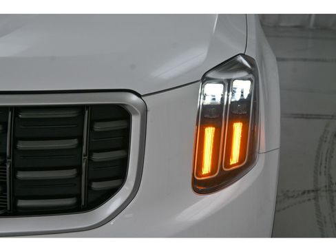 Used 2024 Kia Telluride S image 21