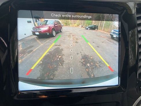 Used 2021 Jeep Cherokee Limited image 24