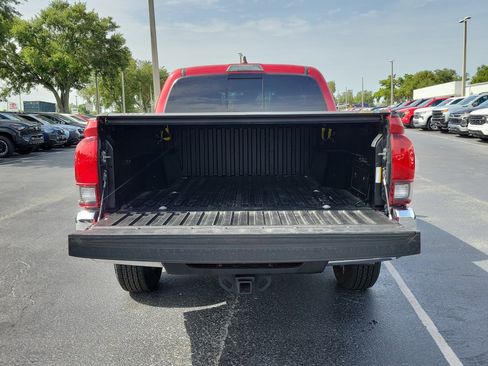 Used 2020 Toyota Tacoma SR5 RWD image 10